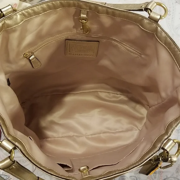 Coach Star Burst Sequin Tote🍁 - Picture 7 of 7